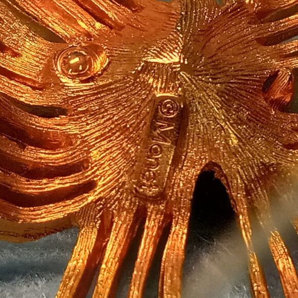 Monet Vintage Gold tone open metal Bow Brooch - Picture 2 of 5